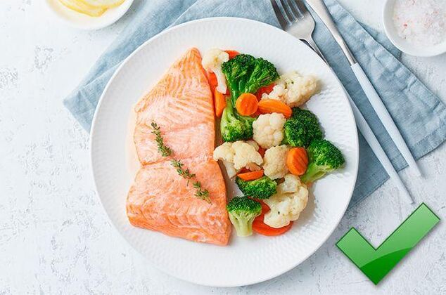 При гастрит можете да ядете постна риба с варени зеленчуци
